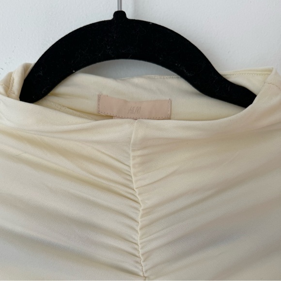 NWT H&M cream ruched mock turtleneck - Picture 6 of 8